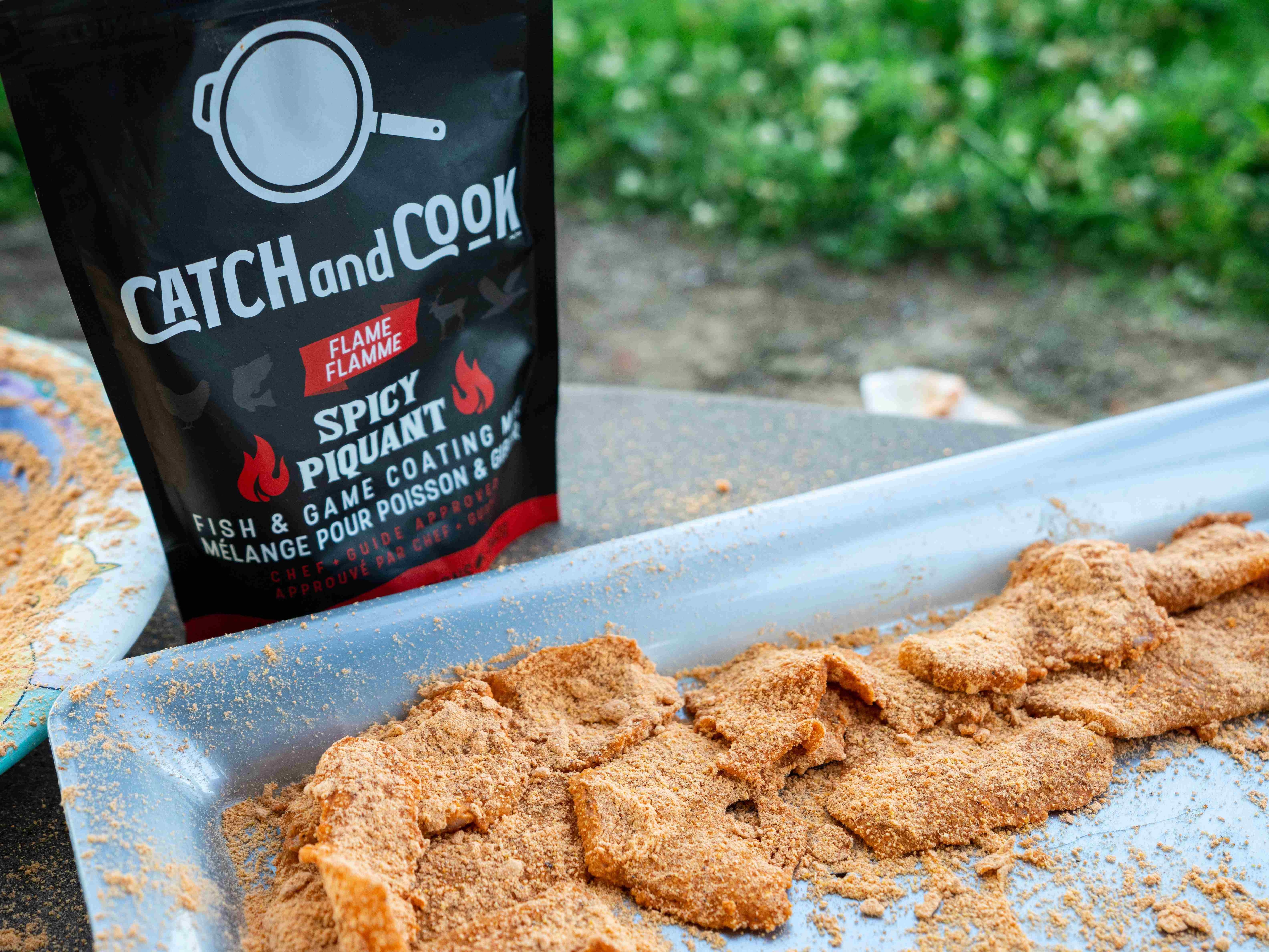 Catch and cook spicy piquant fish and game coating 