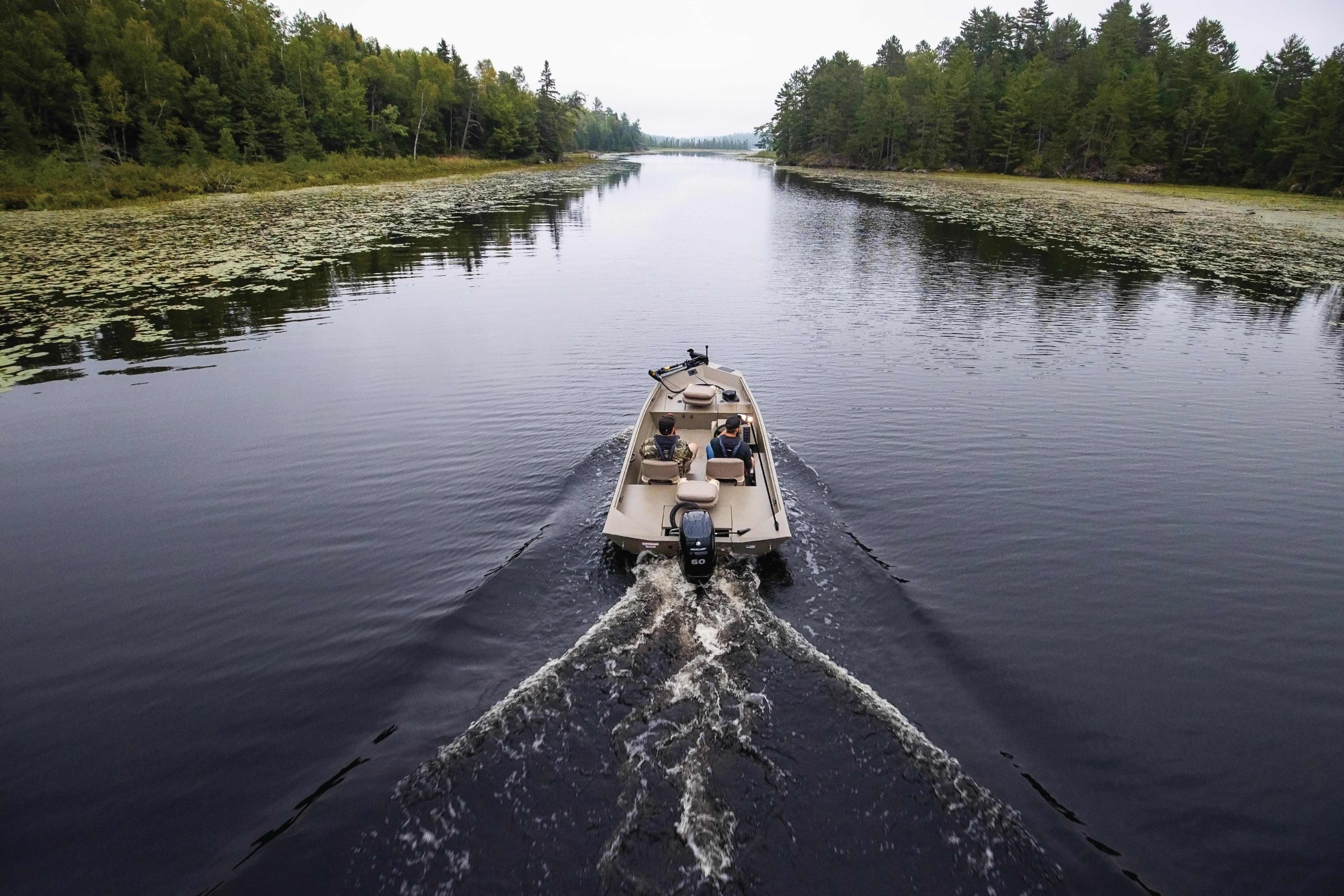 Aluminum boat running