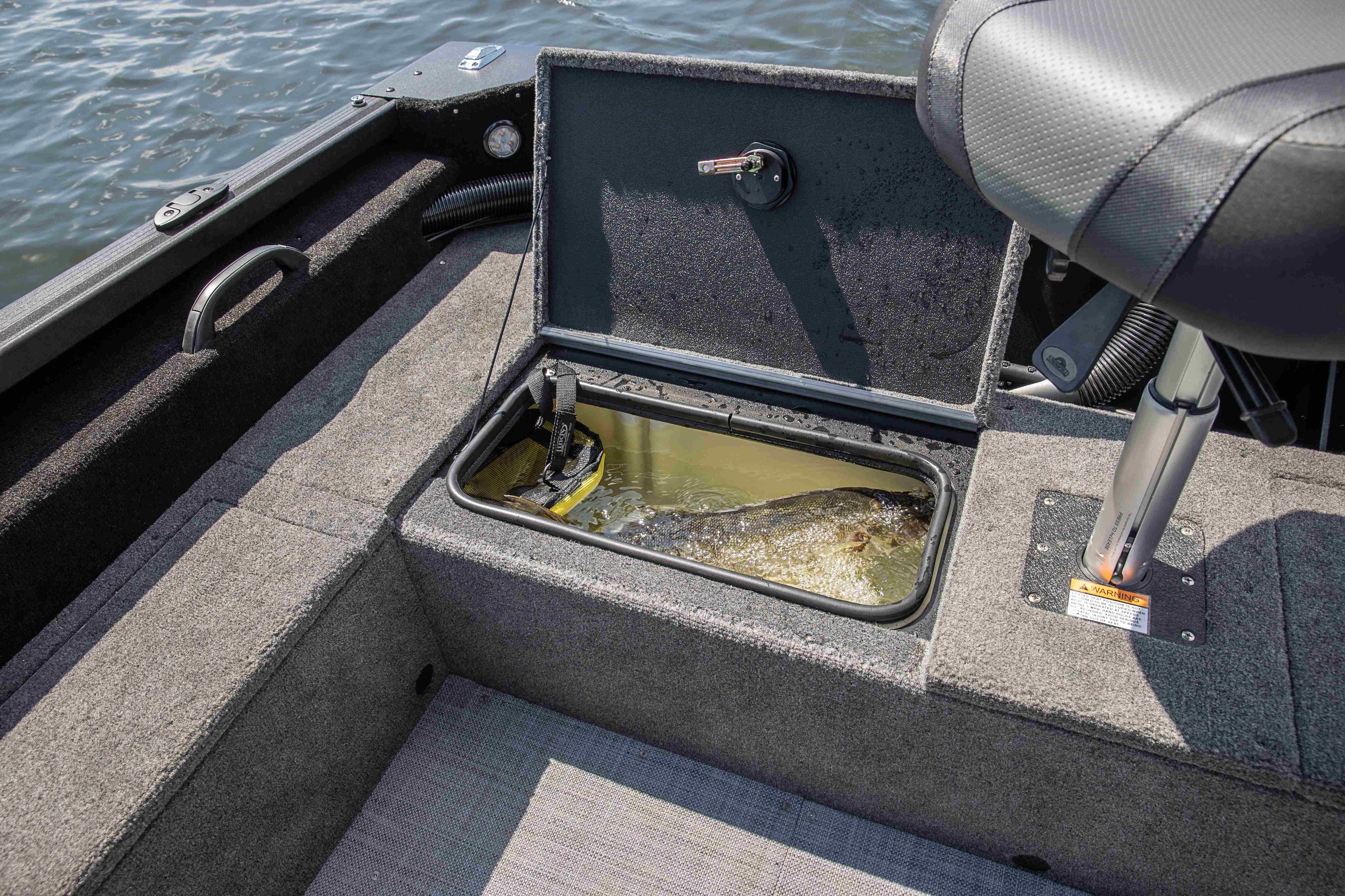 Multispecies Competitor boat Livewell storage