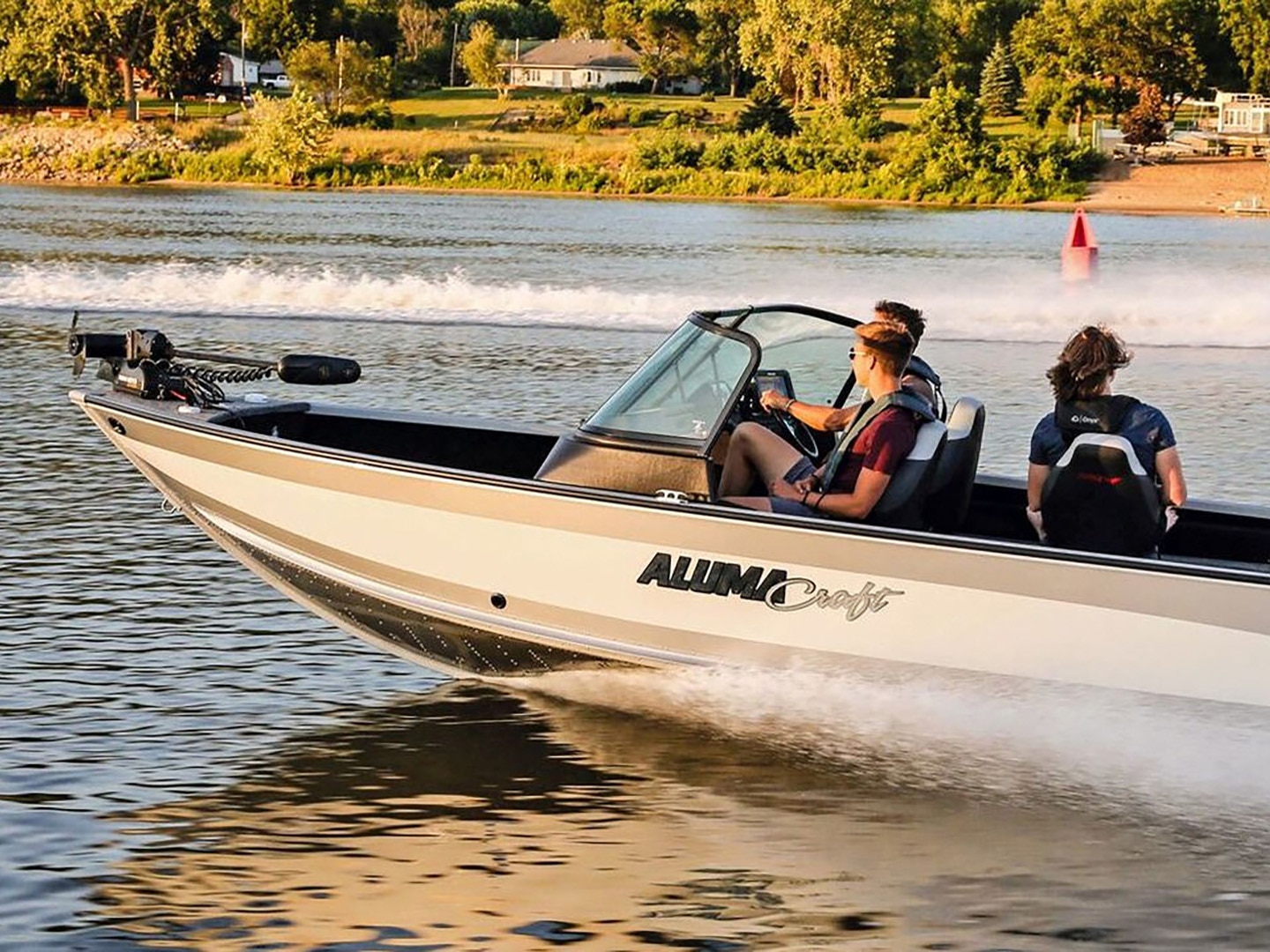 COMMENT NETTOYER VOTRE BATEAU ALUMACRAFT