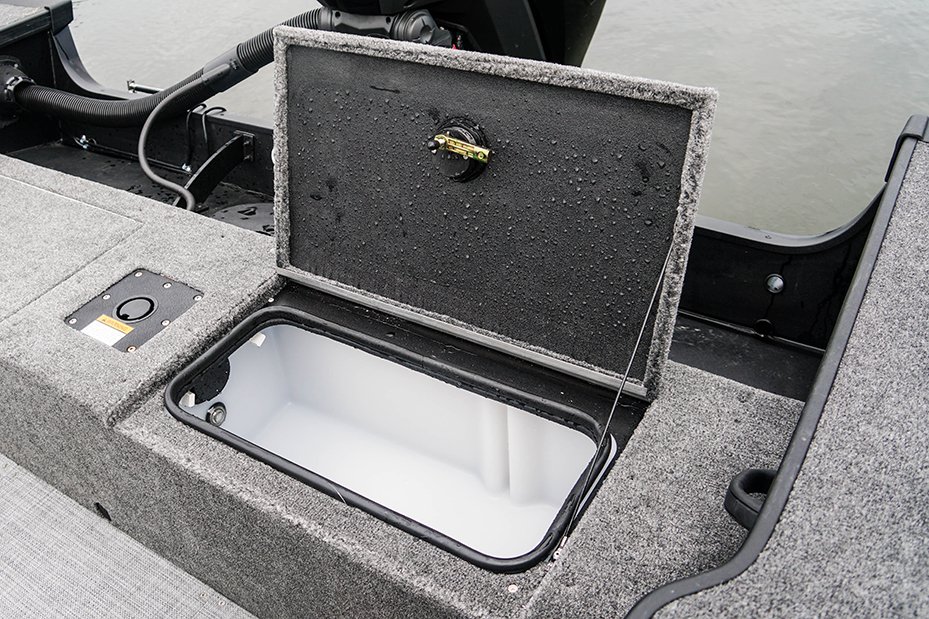 Multispecies Tournament Pro boat livewell storage