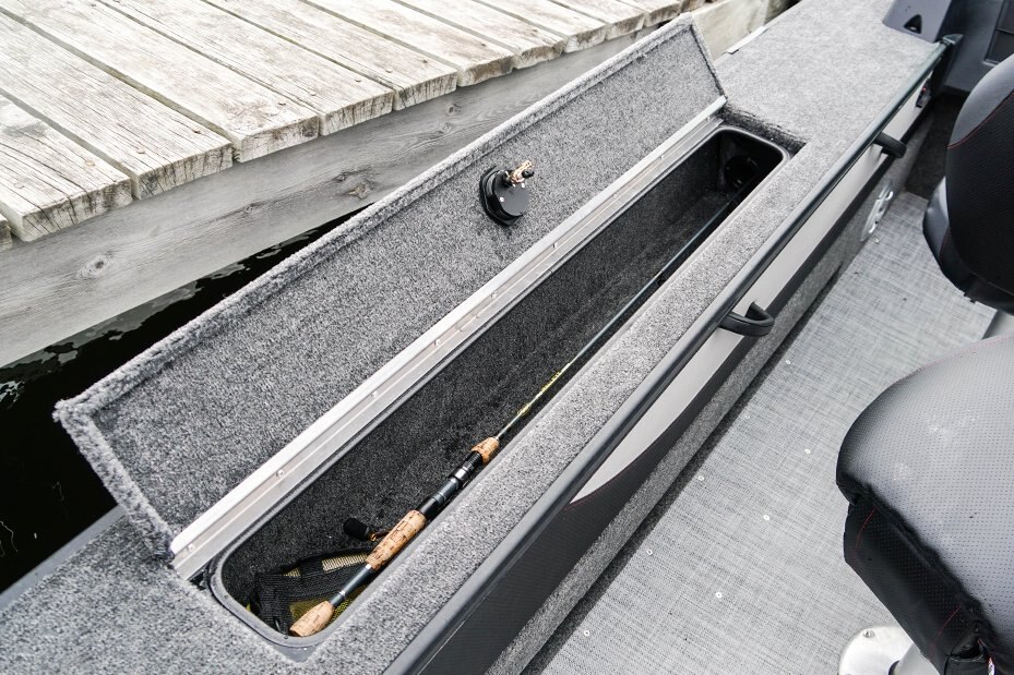 Multispecies Tournament Pro boat port rod storage