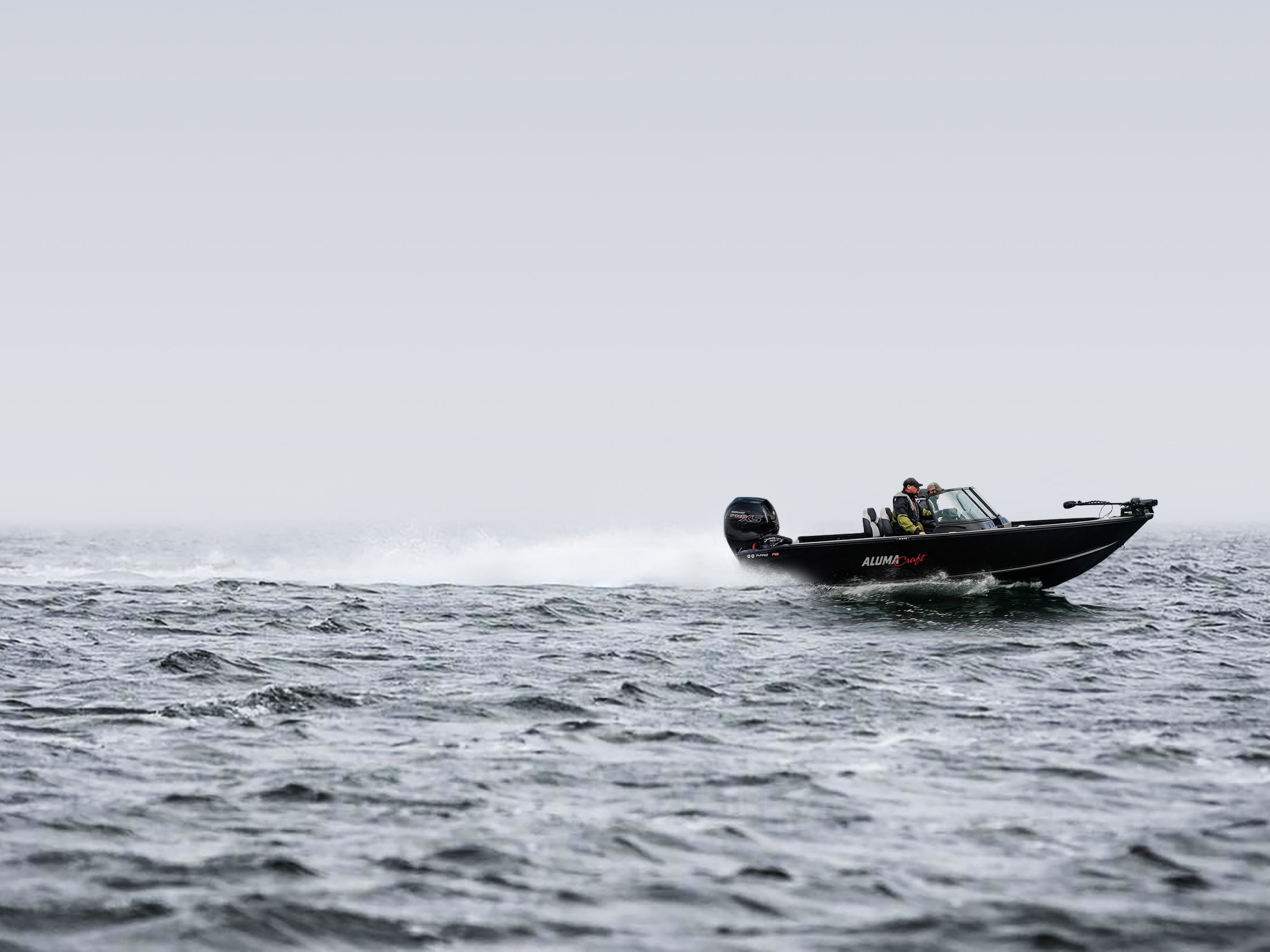 Comment manier votre bateau de pêche en aluminium en eaux agitées 