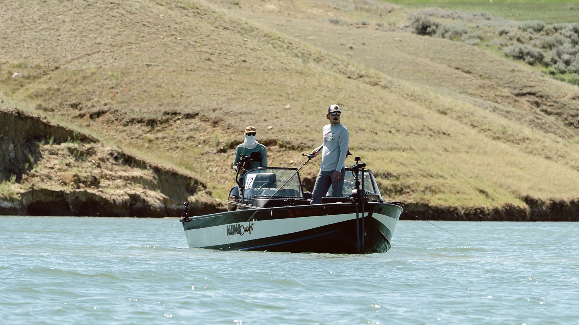 Le Alumacraft Competitor en plein tournoi de pêche au doré jaune sur les grands plans d’eau du Montana
