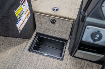 Alumacraft Competitor Sport -Tackle-Storage