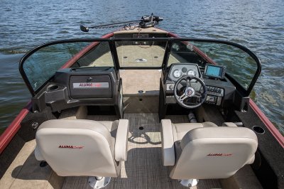 Alumacraft Competitor Sport -Walk-Through-Windshield