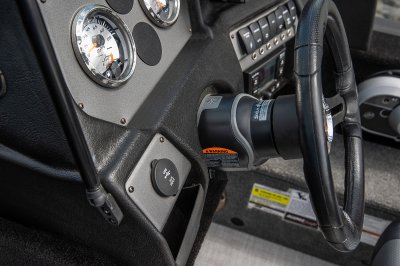 Alumacraft Competitor Shadow -USB-AUX-Port