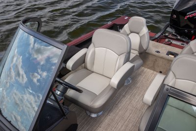 Alumacraft Competitor Sport -Captains-Chair