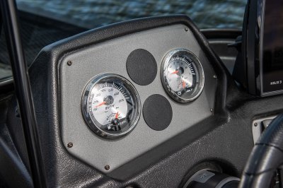 Alumacraft Competitor Shadow -Dash-Gauges