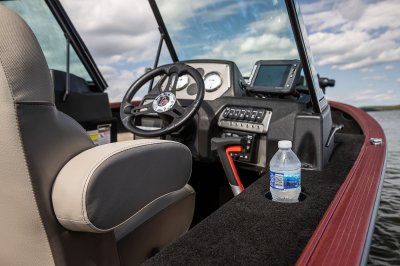 Alumacraft Competitor Sport -Cup-Holder