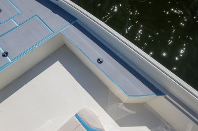 Alumacraft Bay 20  - Closed storage