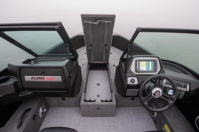 Alumacraft Competitor FSX - Bow-Rod-Storage
